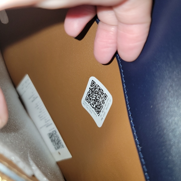 Tory Burch Convertible Eleanor Bag - Picture 6 of 7